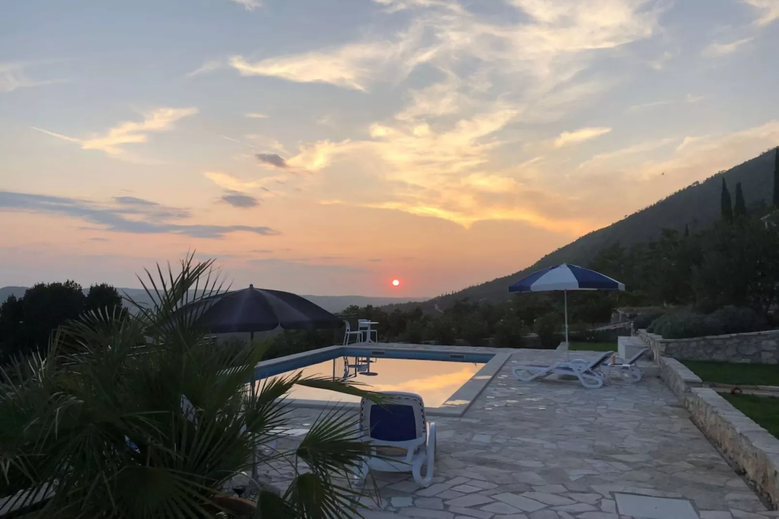 Villa Oliva - Two Bedroom Villa with Terrace and Swimming pool-Zwembad