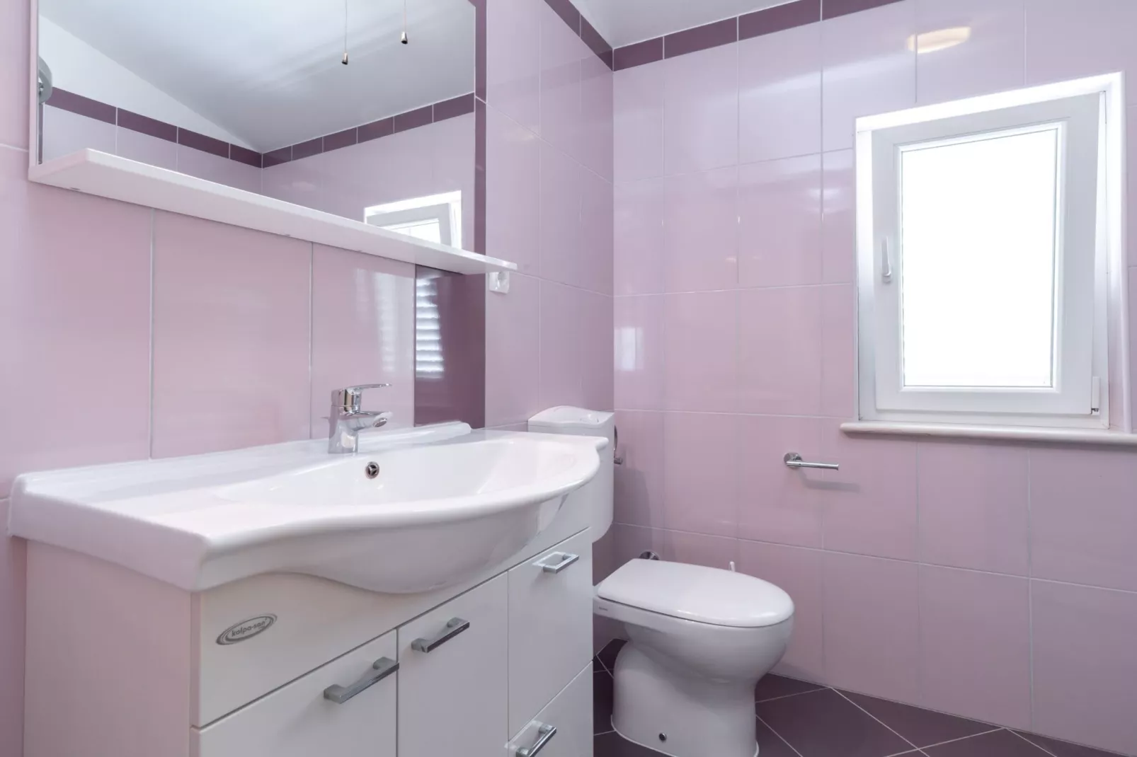 Modern Villa with Pool-Badkamer