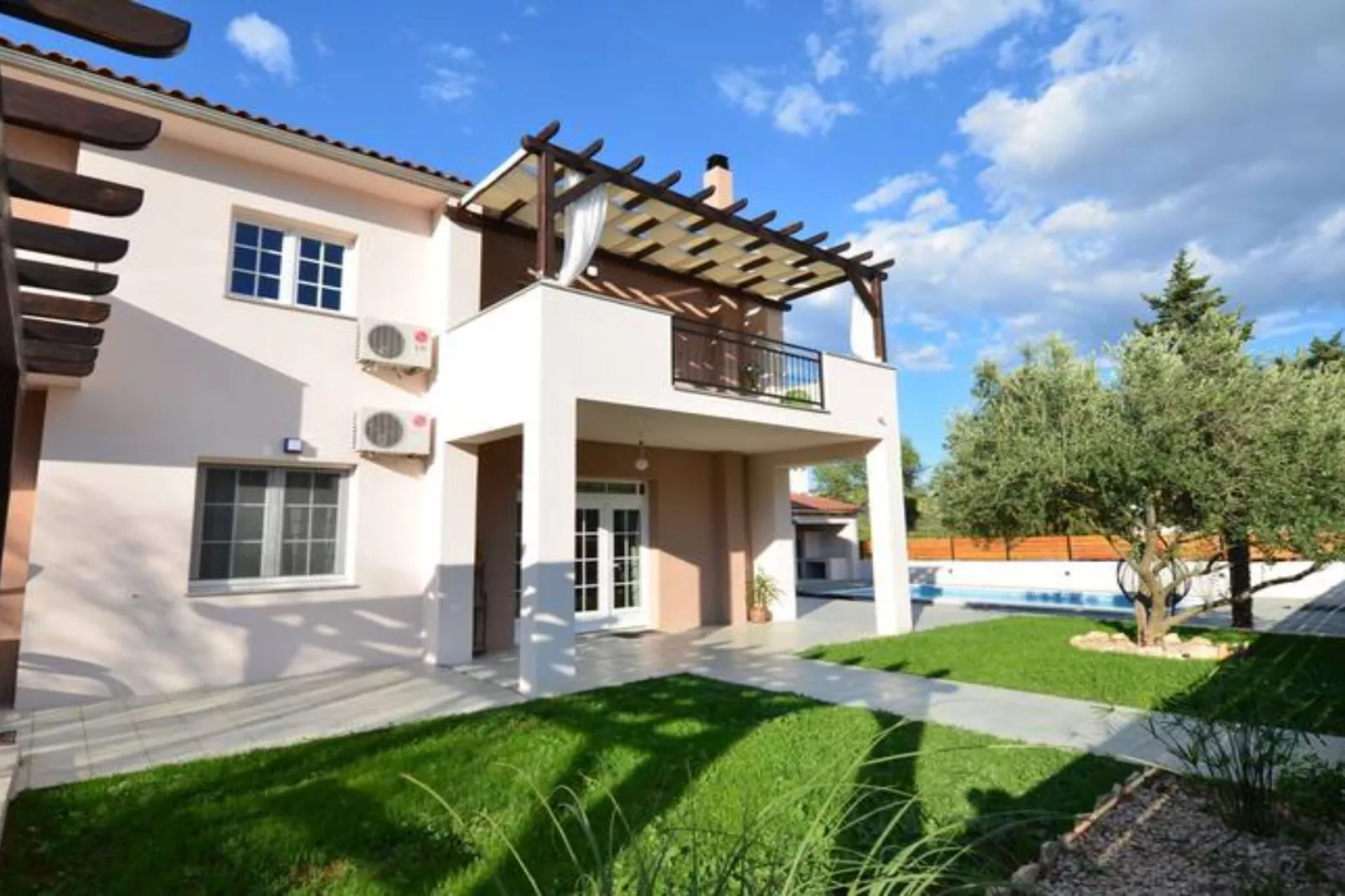 Villa With Pool-Buitenlucht