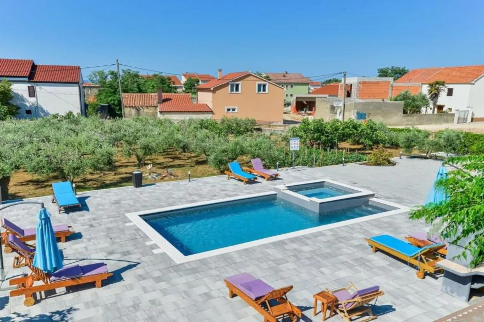 Apartments Franica with Heated Pool and Hot-Tub - Two Bedroom Apartment with Balcony-Zwembad
