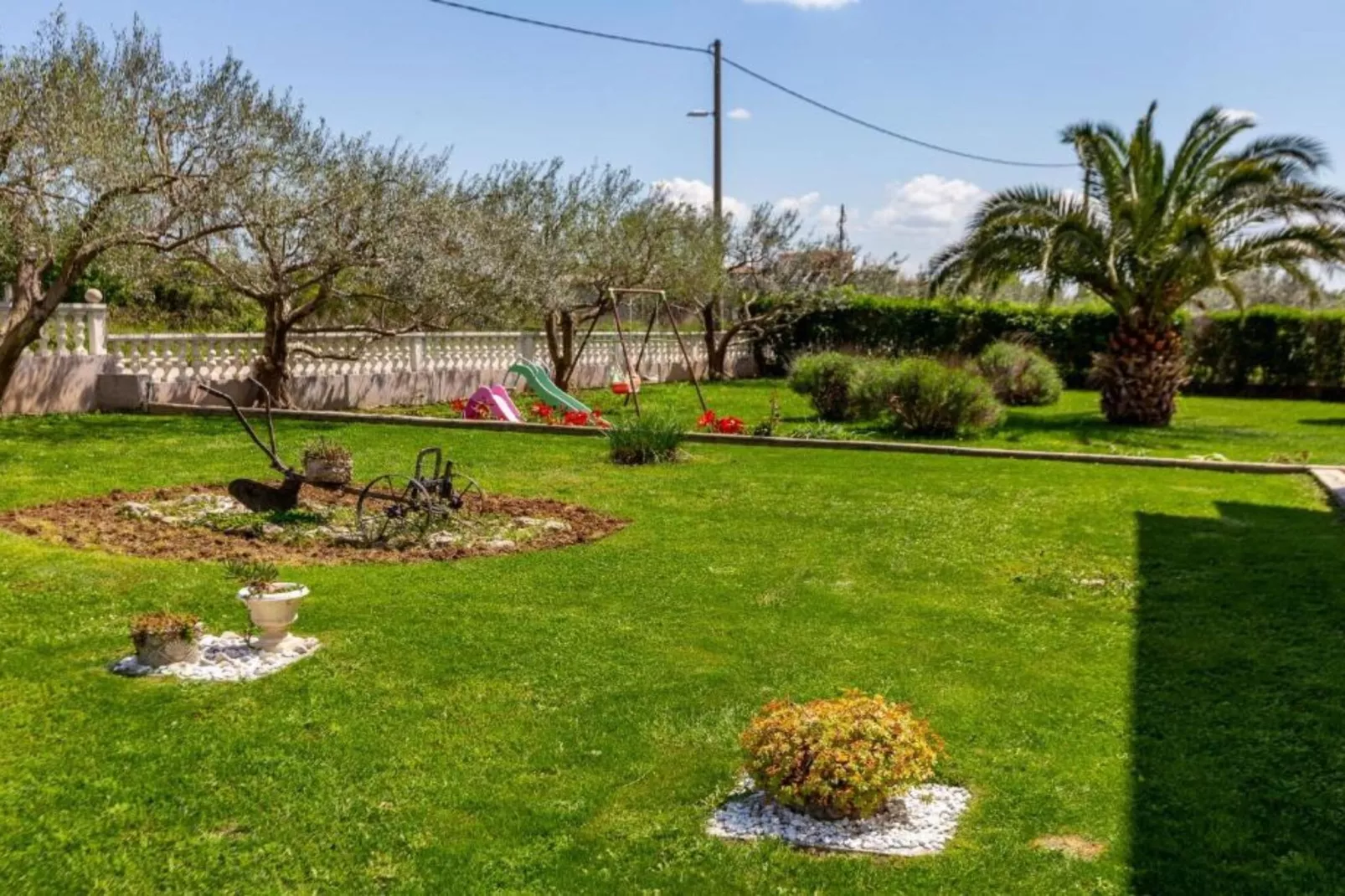 Peaceful Murvica Villa Pool, Garden, and Modern Comfort - Two Bedroom Holiday Home with Private Pool-Tuinen zomer