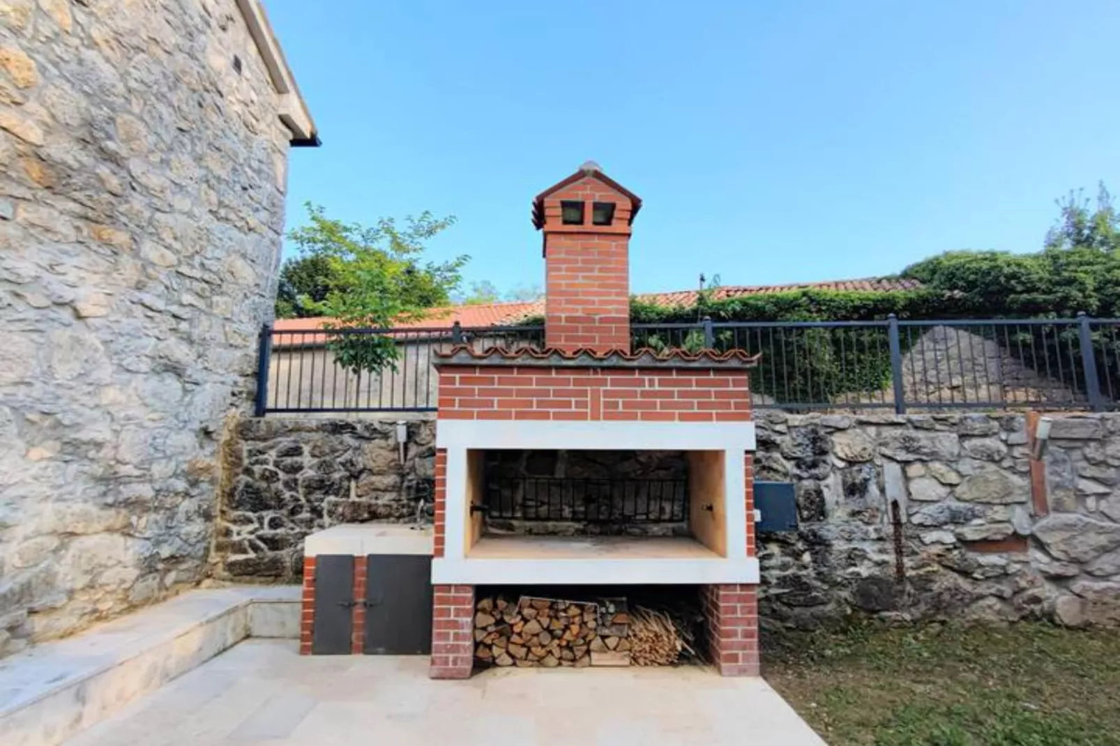 Villa Galant Brgudac - Private Oasis with Pool