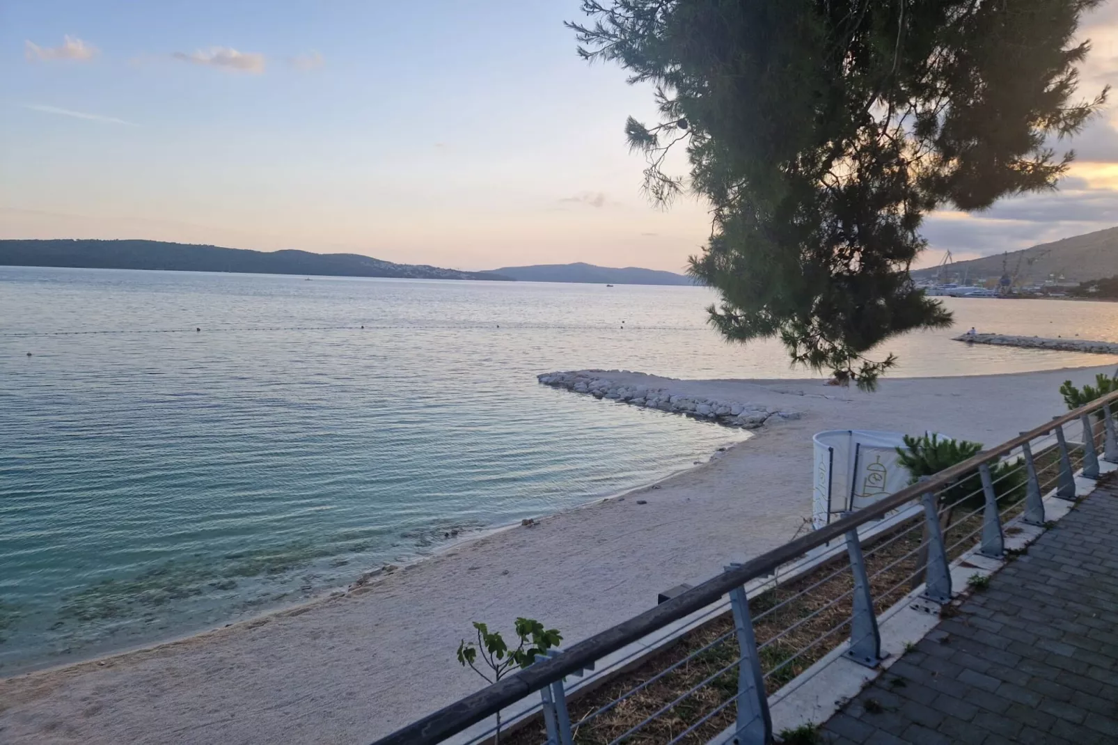 Apartment Antonia Trogir - Two-Bedroom Apartment With Sea View-Sfeer
