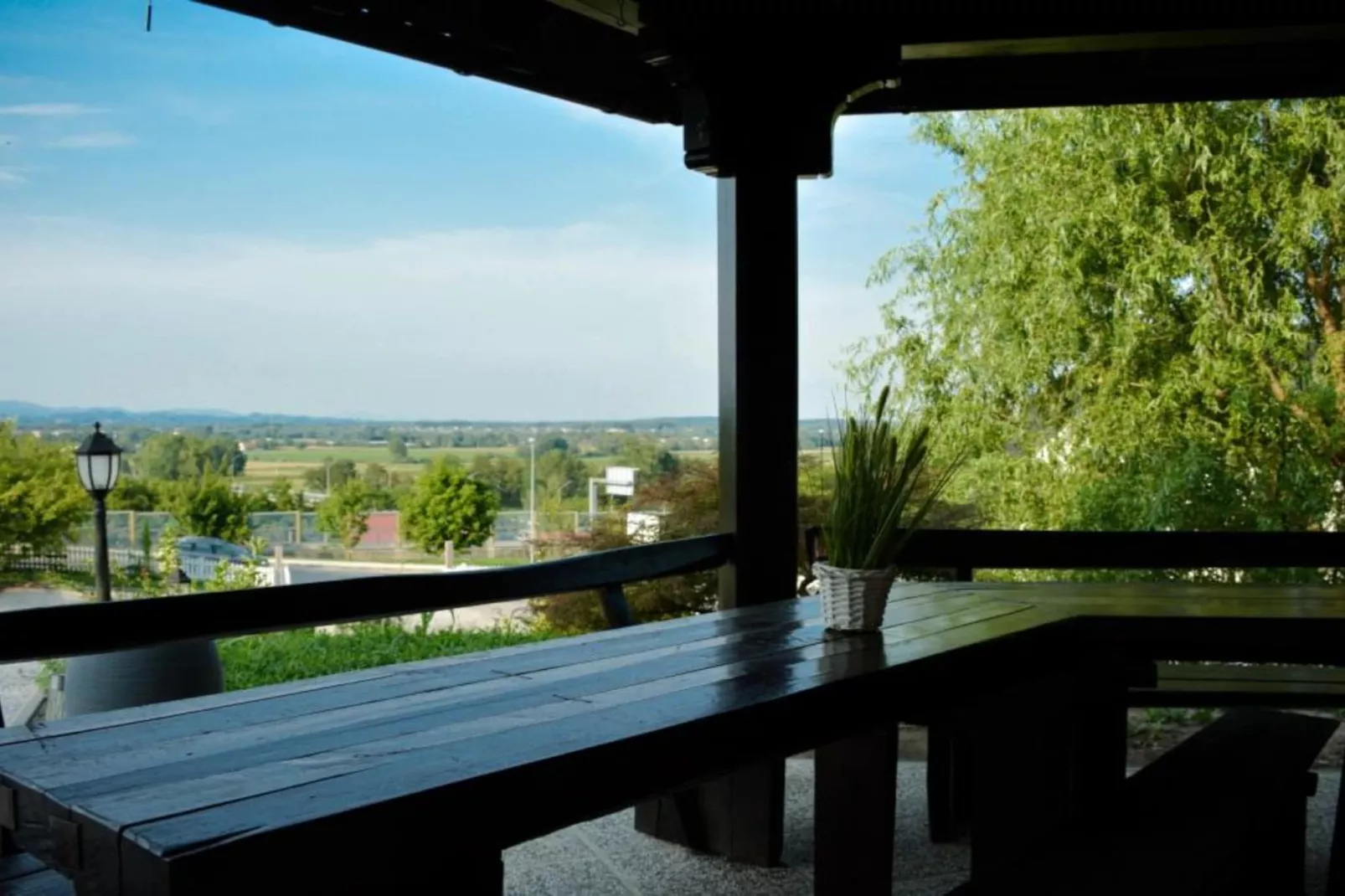 Zevnik Quiet Retreat with Stunning Views and Equestrian Activities - One Bedroom Apartment-Terrasbalkon