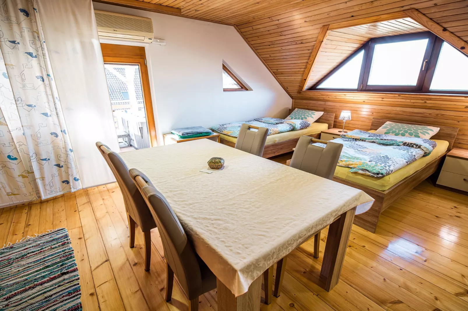 Relaxing Retreat with Hot Tub in Sevnica - Three Bedroom Apartment-Slaapkamer