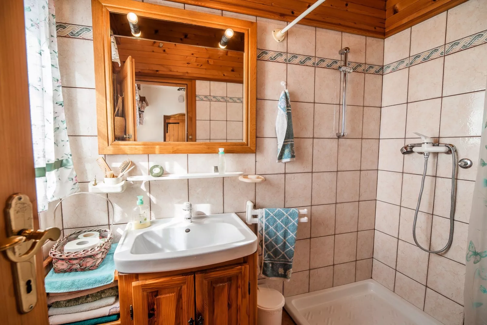 Cozy Countryside Retreat Villa with Hot-Tub - Two Bedroom Villa with Hot Tub-Badkamer