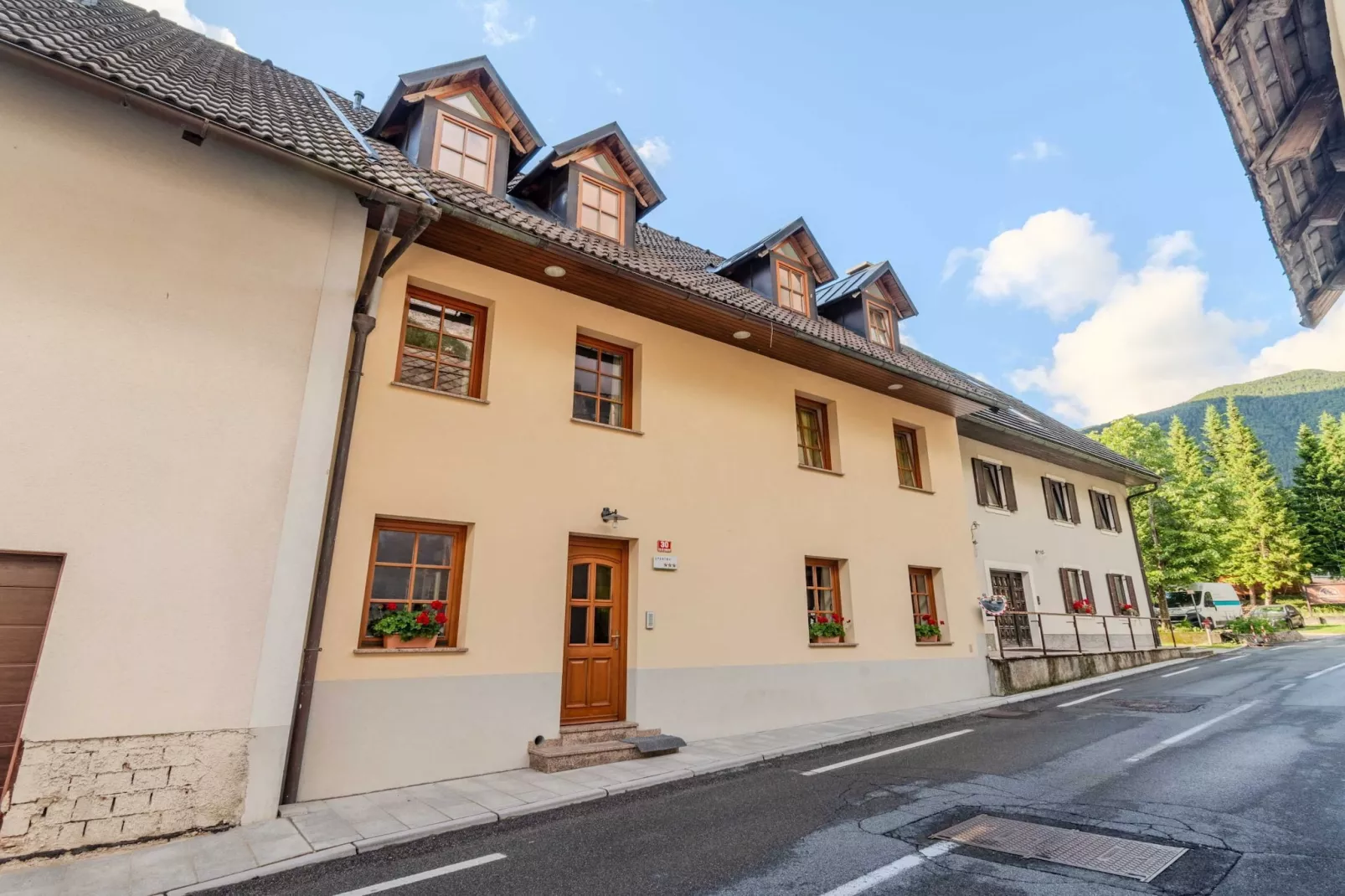 Log pod Mangartom Amazing Apartment with Balcony - One Bedroom Apartment with Balcony