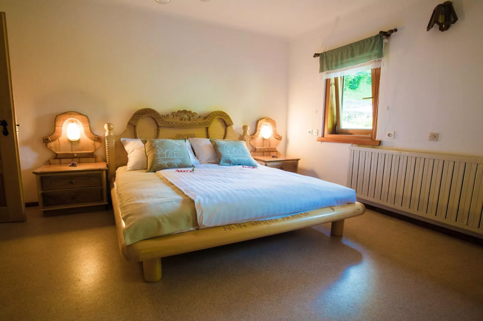 Rustic Authentic Holiday Home with Terrace and Wood Stove - Three Bedroom Holiday Home with Terrace-Slaapkamer