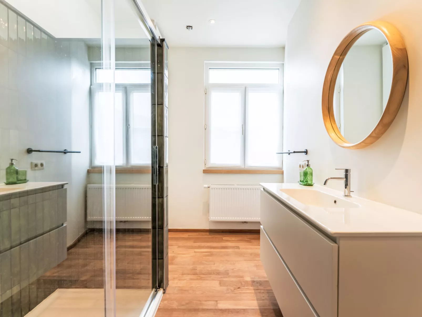 Lili's with terrace-Binnen