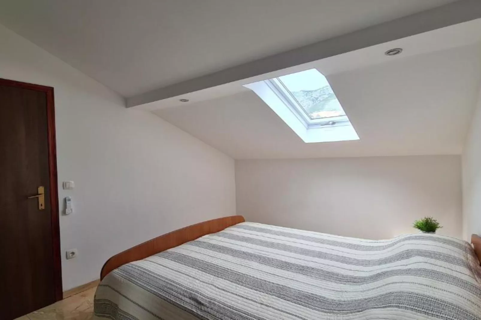 Apartment with One Bathroom-Slaapkamer