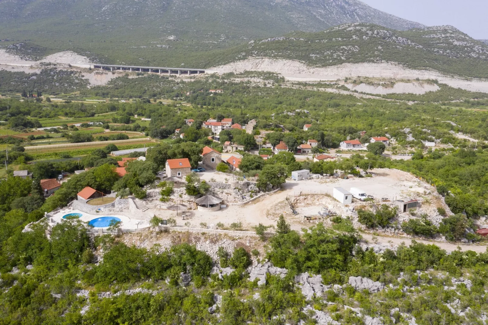 Rustical Resort Kokorići with Shared Outdoor Swimming Pool - One Bedroom Apartment-Uitzicht