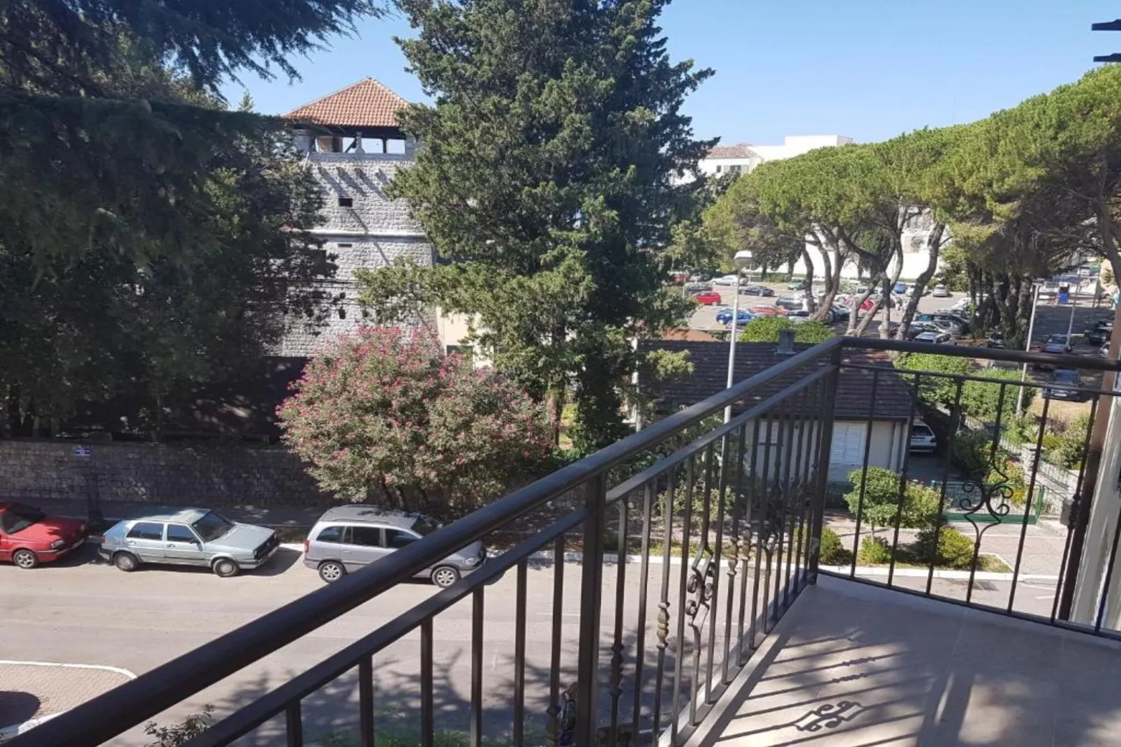 Relaxing Tivat Stay with Balcony & Free Parking - Two Bedroom Apartment-Terrasbalkon