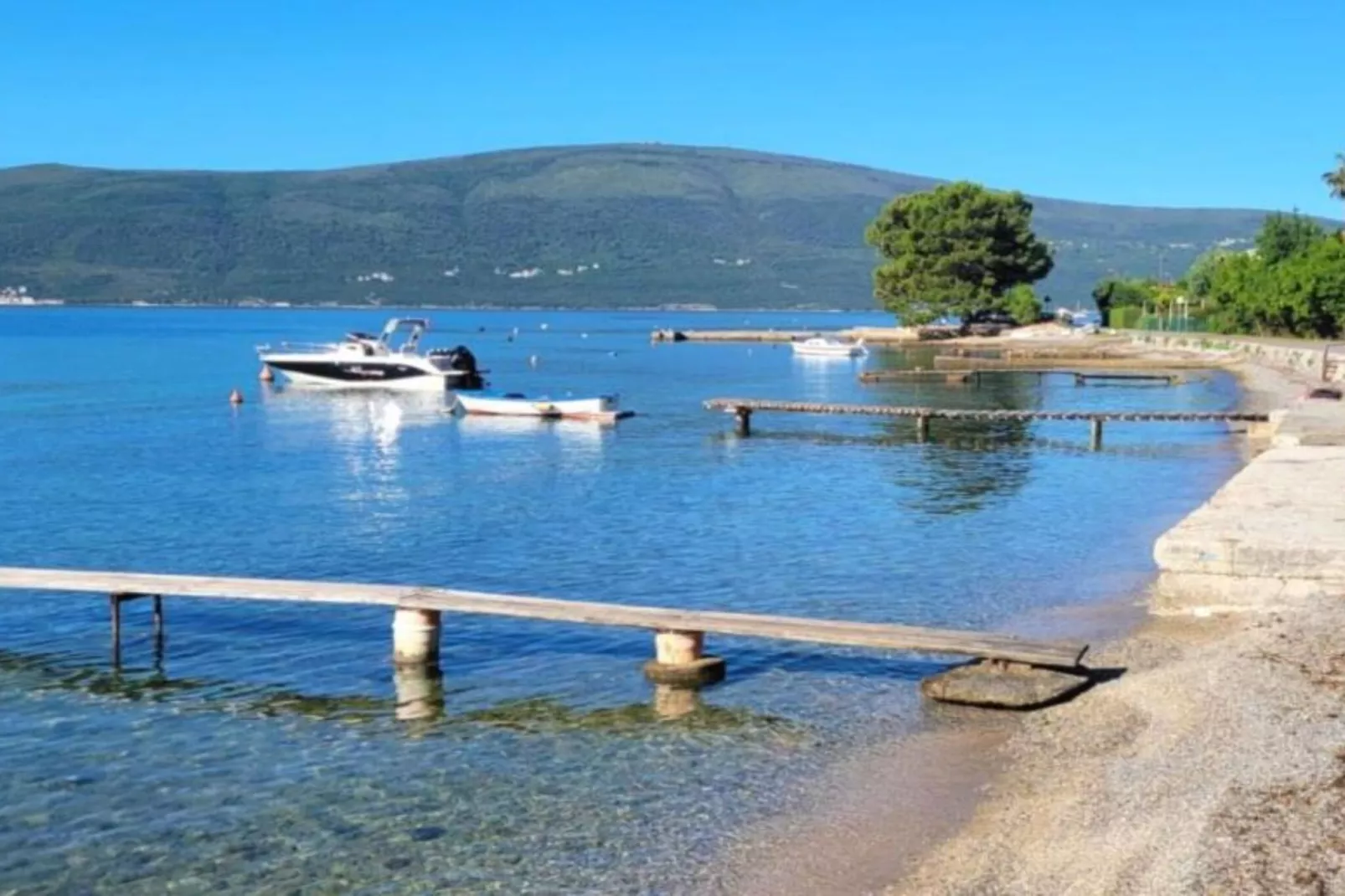 Stylish Apartment with Modern Elegance in Herceg Novi Area - Deluxe One Bedroom Apartment with Balcony-Buitenlucht