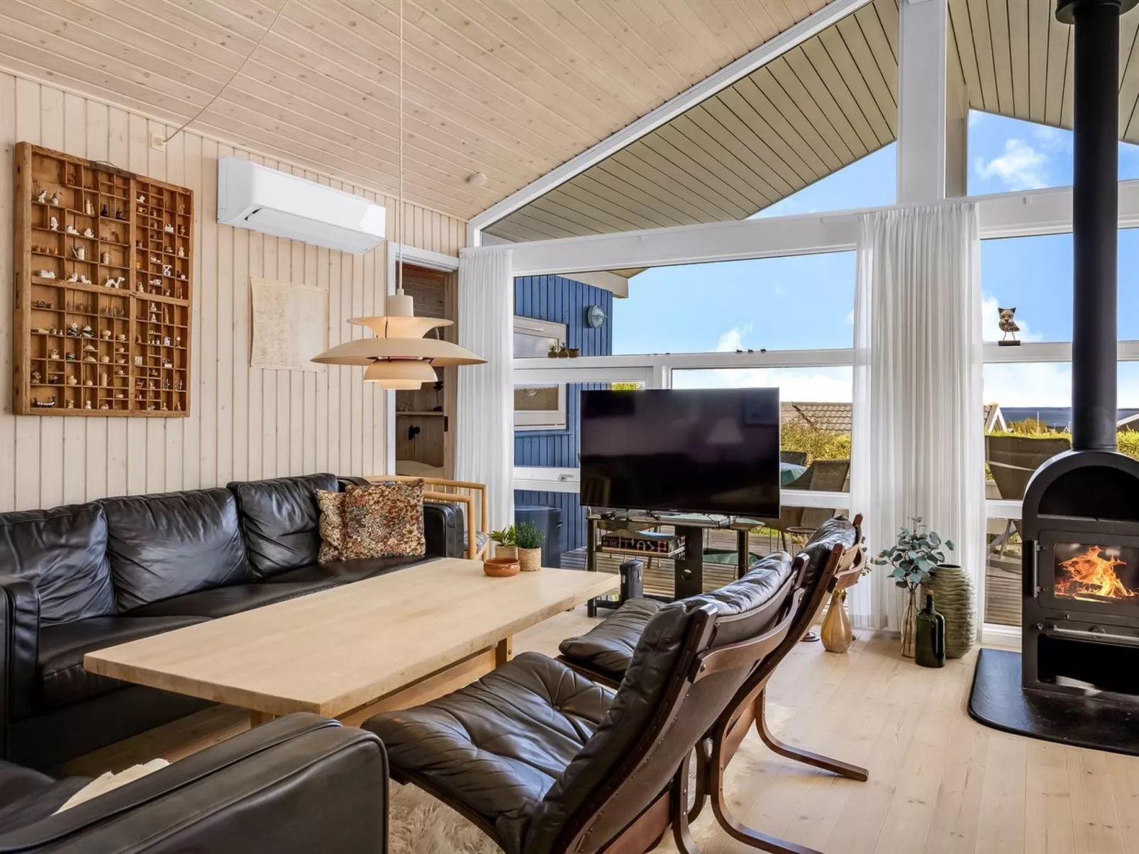 "Tjarven" - 350m from the sea-Binnen