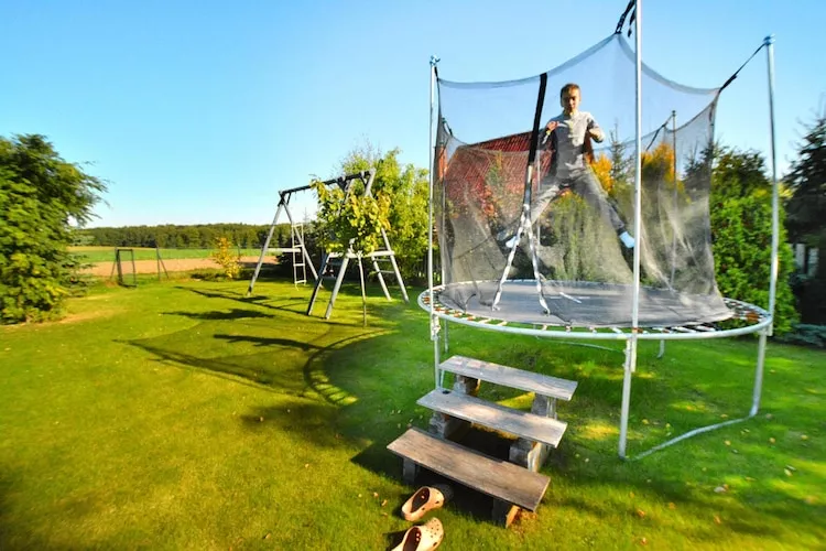 Dom wakacyjny w Oświnie-Tuinen zomer