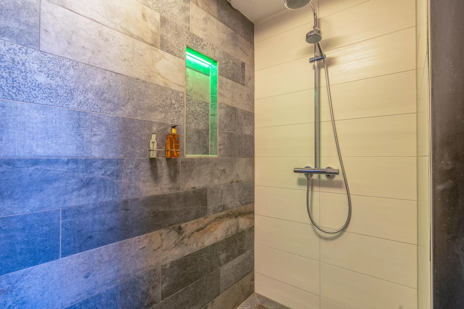 Waalerburght 18-Badkamer