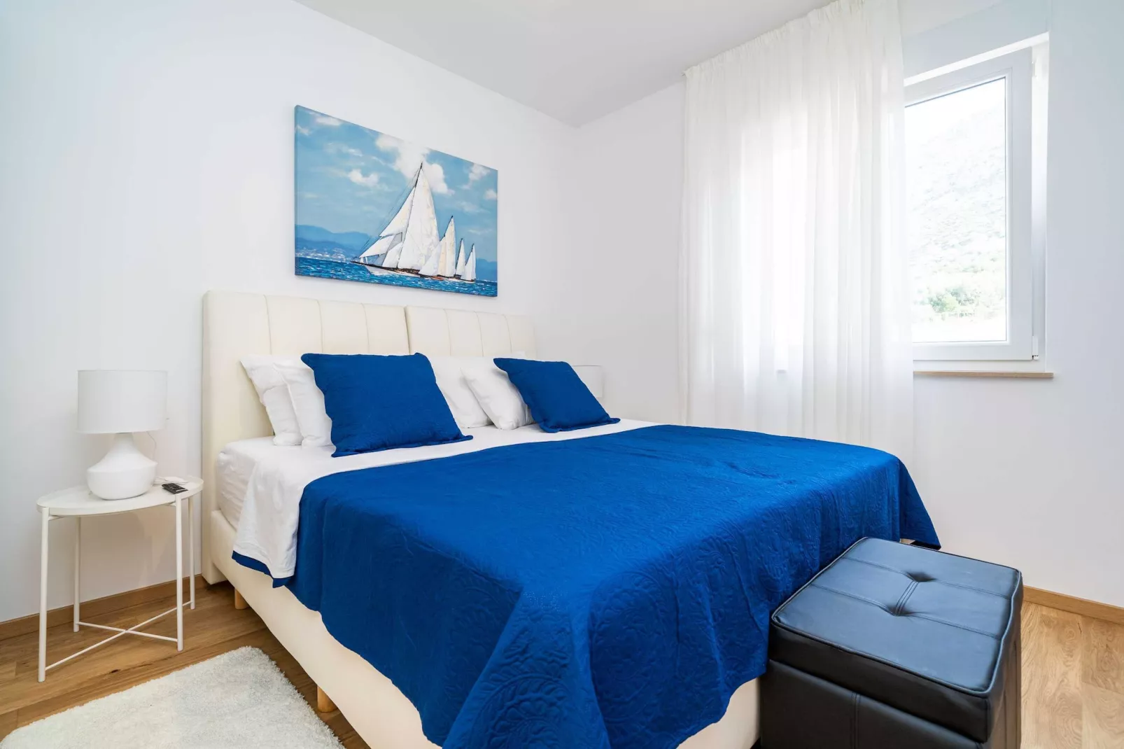 Apartment Zoric - Two Bedroom Apartment with Balcony-Slaapkamer