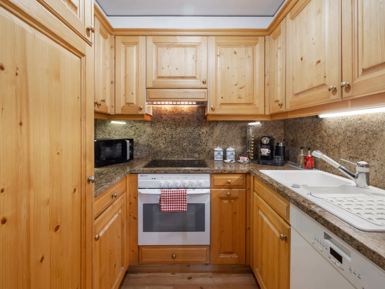 Les Pierres C 3-Binnen