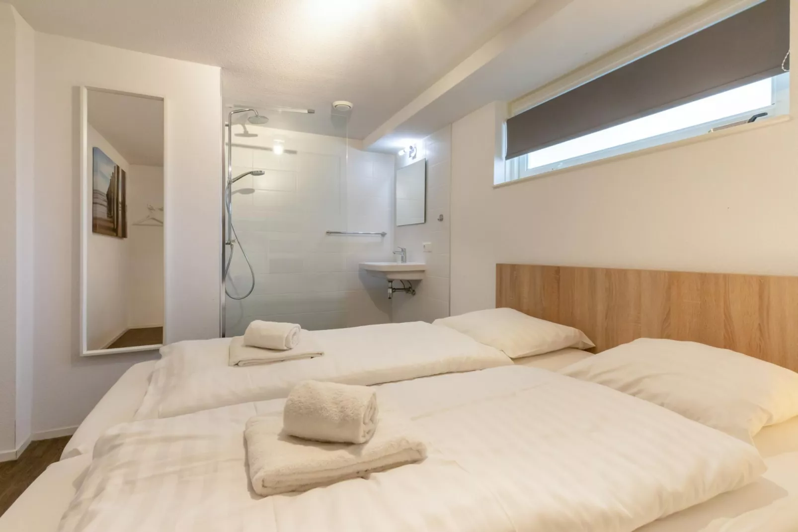 Zonnedorp 23 Zeeland Huis Renesse: Luxury Beach Holiday | Close to North Sea-Slaapkamer