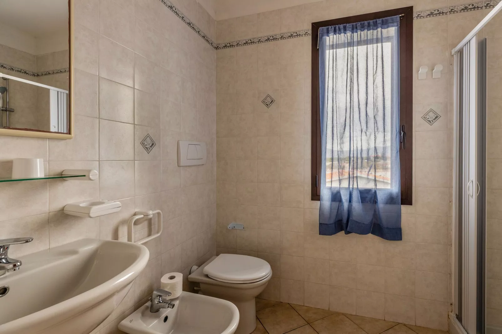 TRILO 5 LA CIACCIA-Badkamer