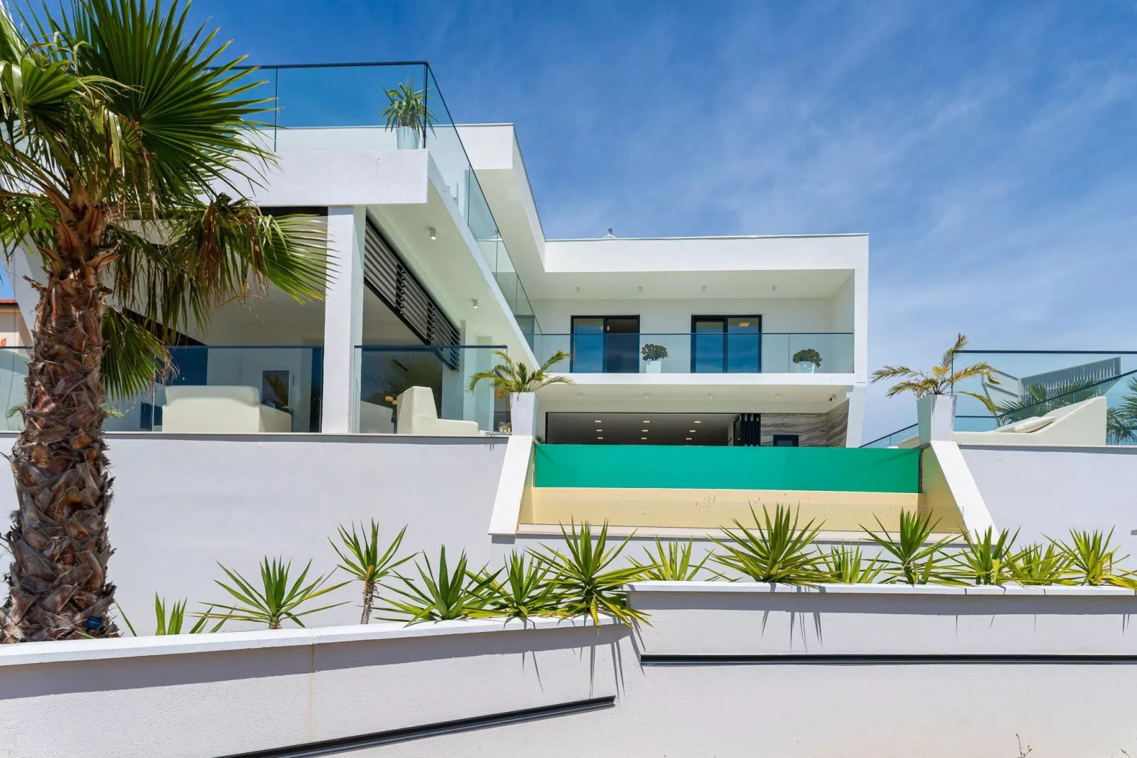 Luxury villa Michelle-Buitenkant zomer