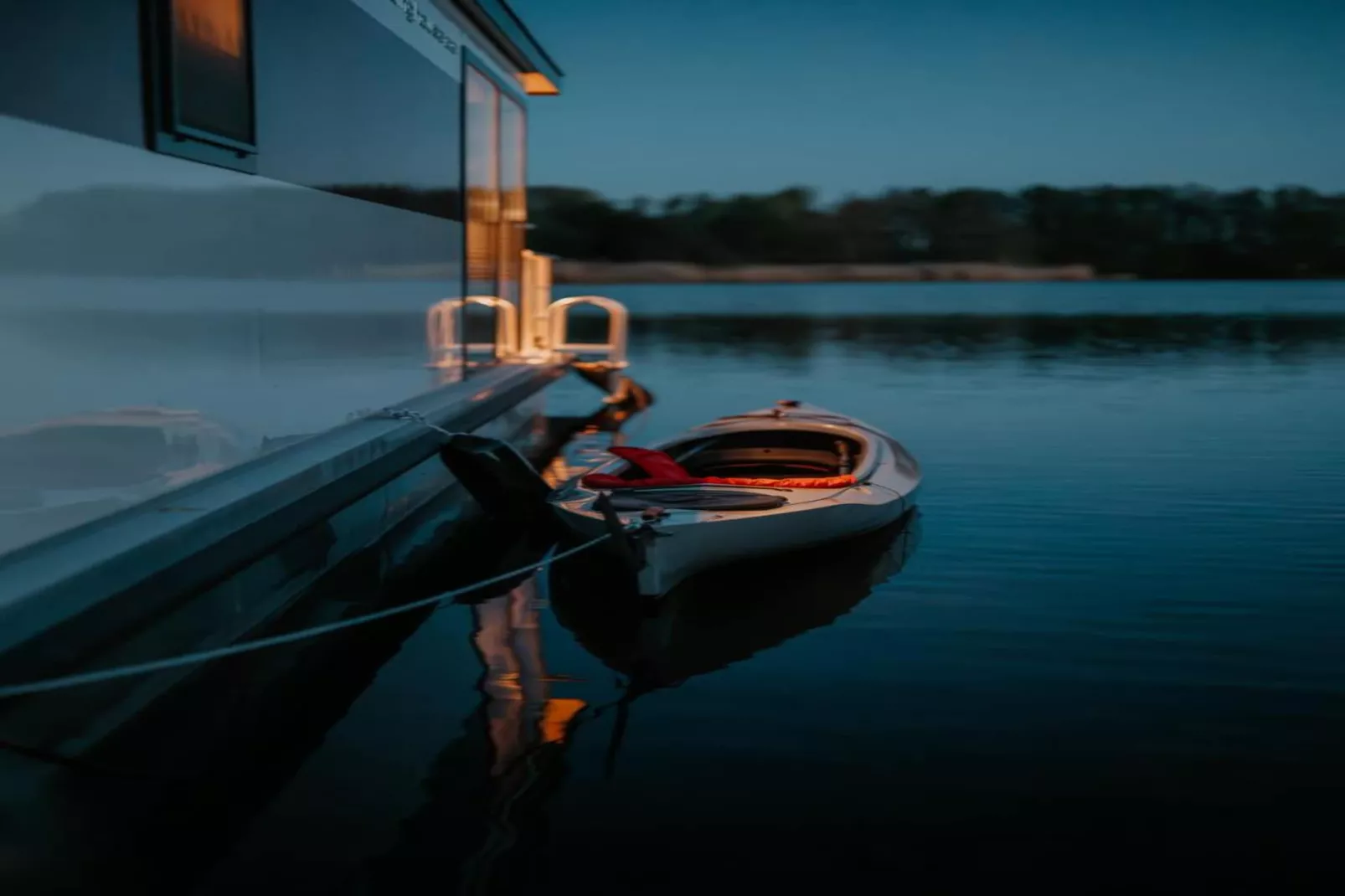 Hausboot in Zehdenick-Uitzicht zomer