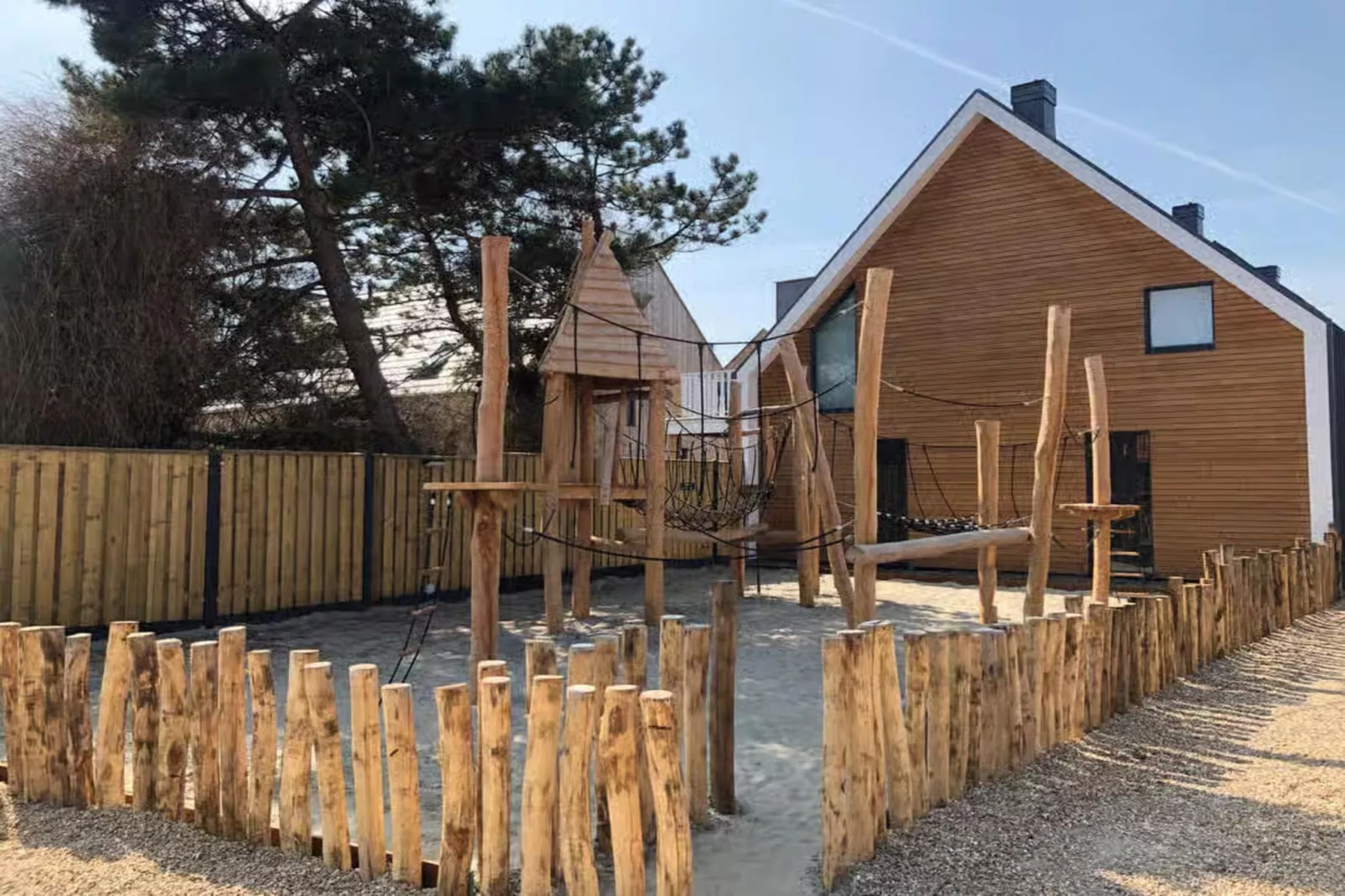 Plein 40 Lodge 24-Gebieden zomer 1km