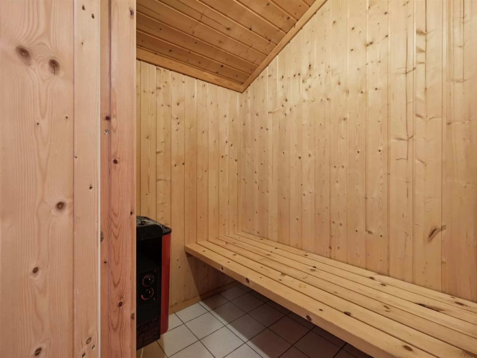 "Gyda" - 840m from the sea-Binnen