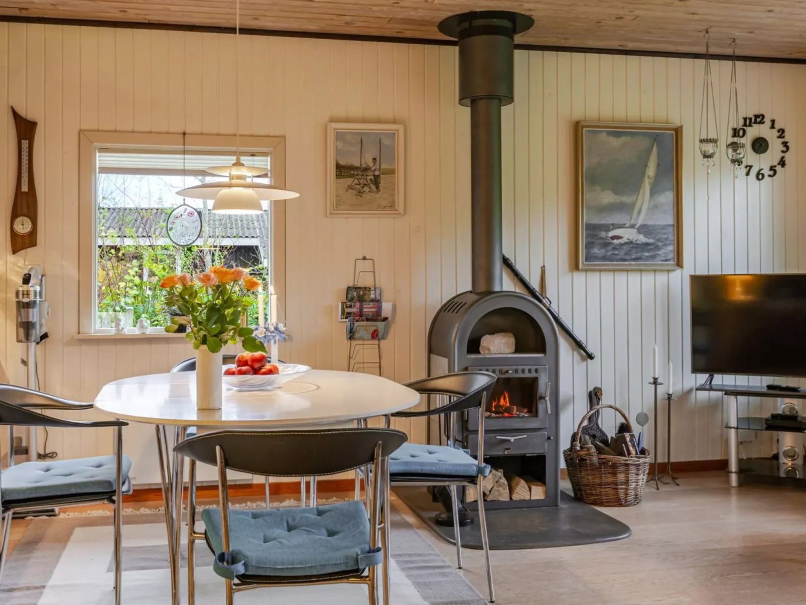 "Mika" - 300m from the sea-Binnen