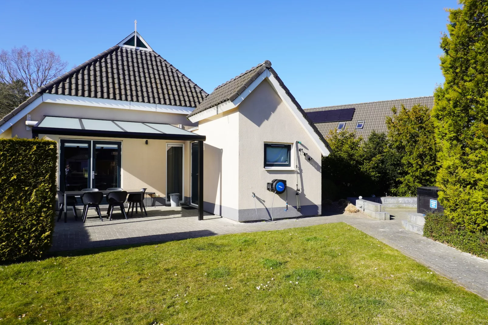 6 pers. Vosseberghuis Prestige met buitenspa-Buitenkant zomer