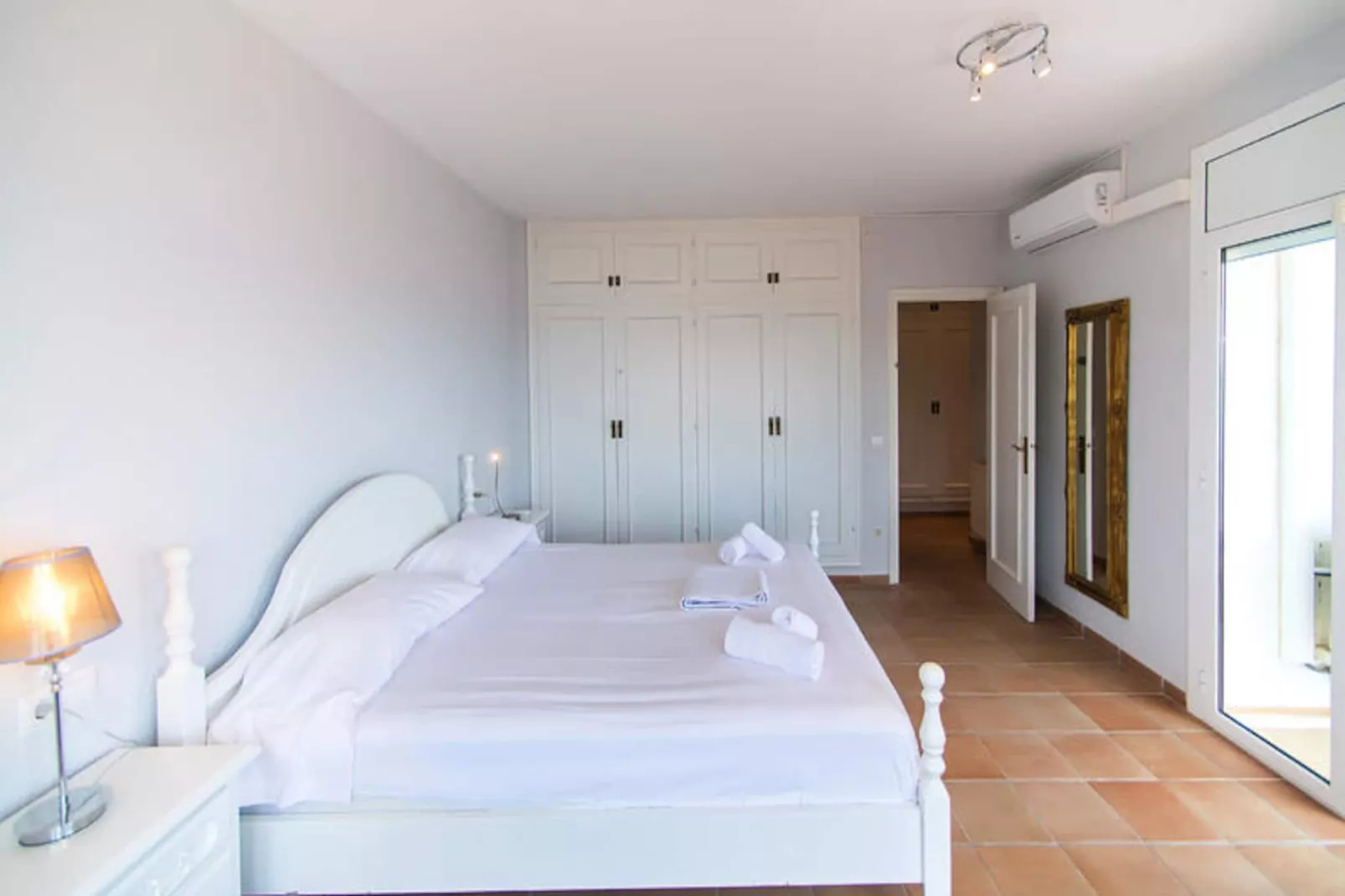 Maison à Roses-Niet-getagd