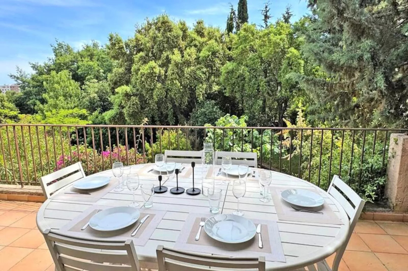 Résidence Le Grand Pin-Niet-getagd