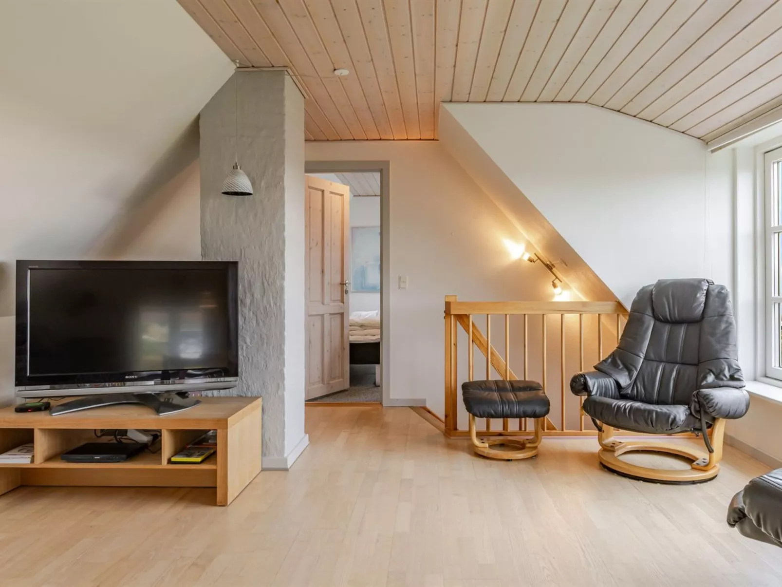 "Arvi" - 100m from the sea-Binnen