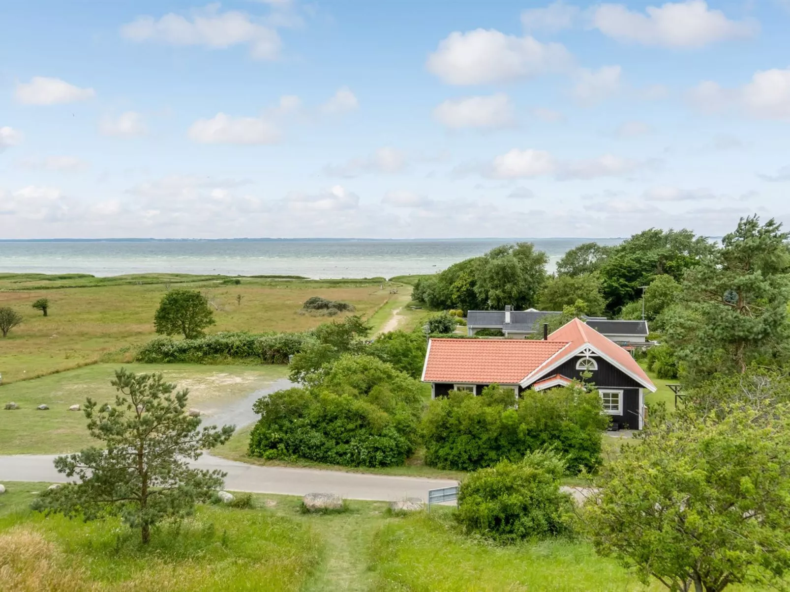 "Bernadete" - 50m to the fjord-Buiten