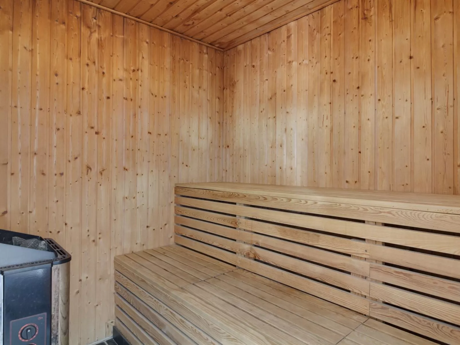 "Marlie" - 600m from the sea-Binnen