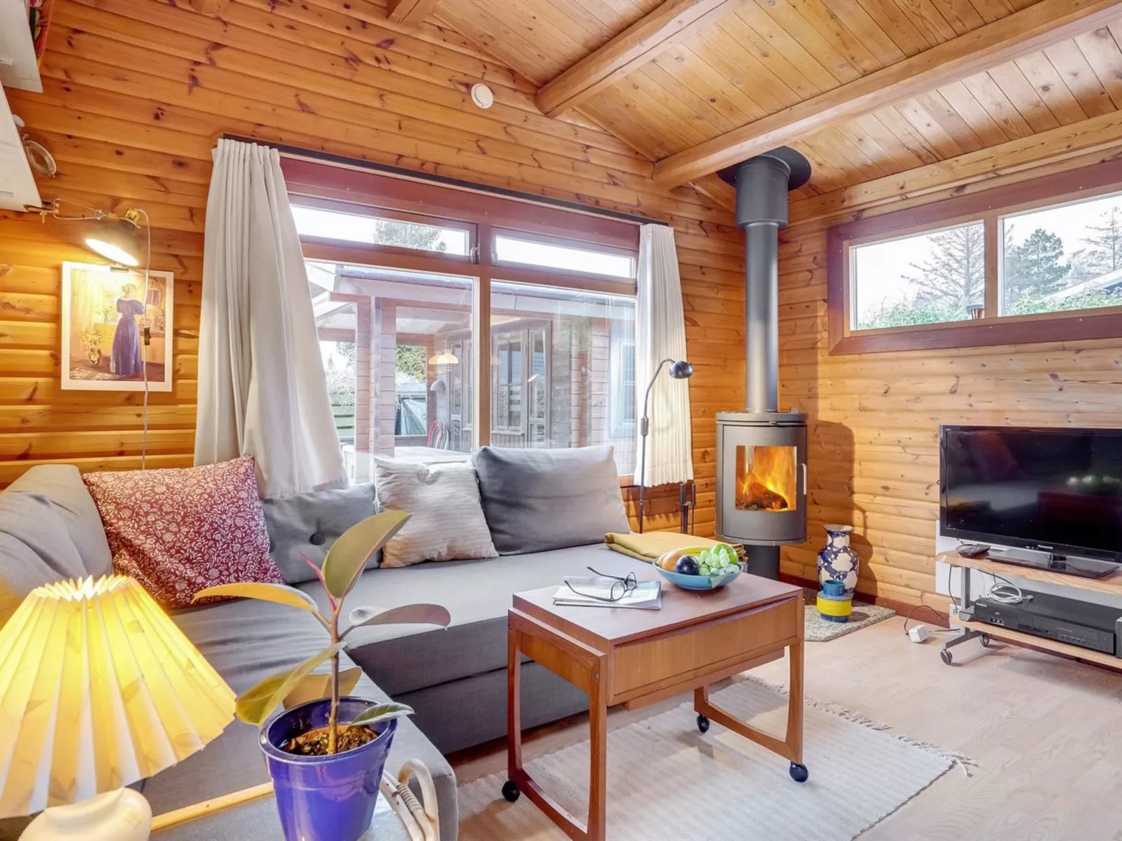 "Agda" - 100m from the sea-Binnen