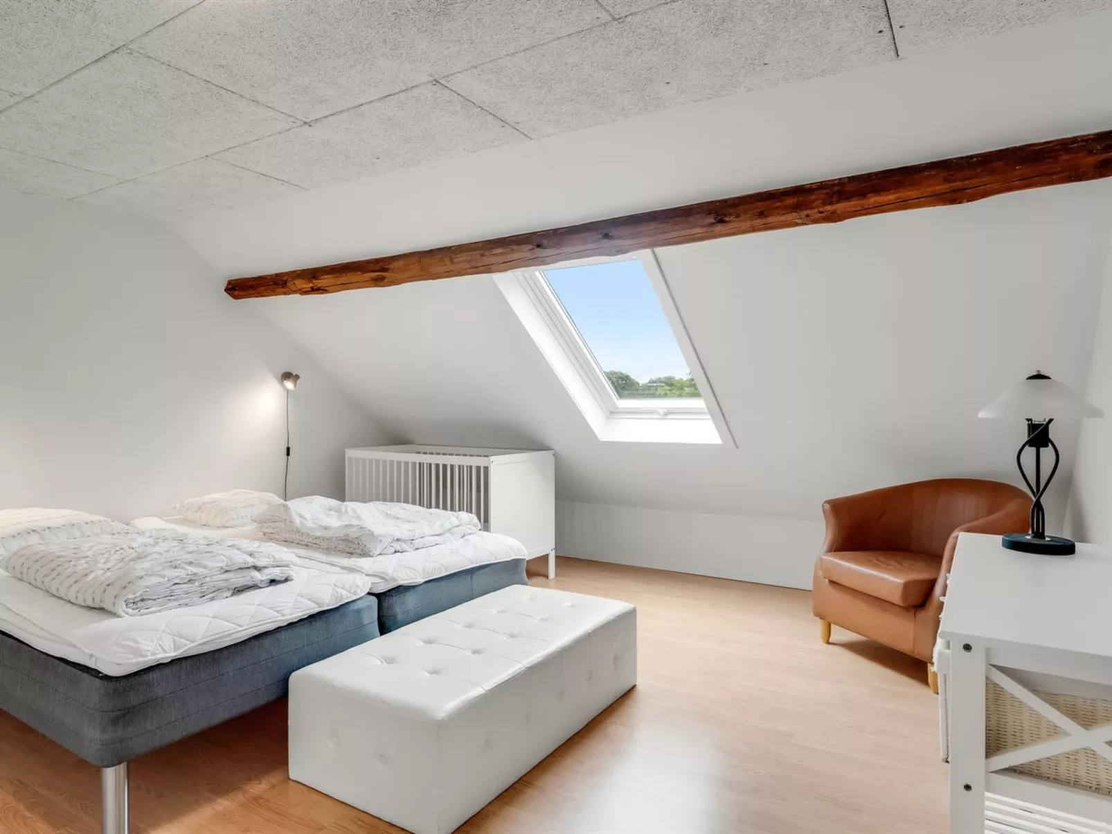 "Folkar" - 3km to the fjord-Binnen