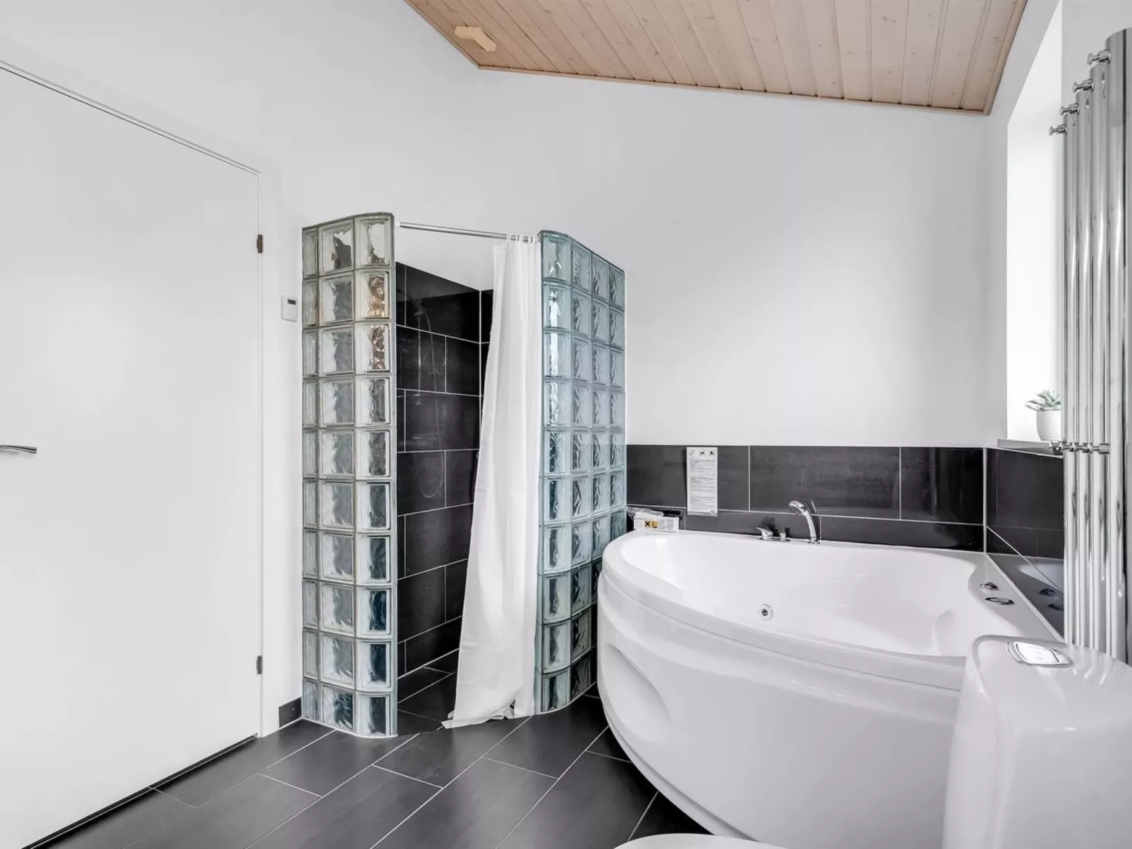 "Meino" - 1.4km from the sea-Binnen