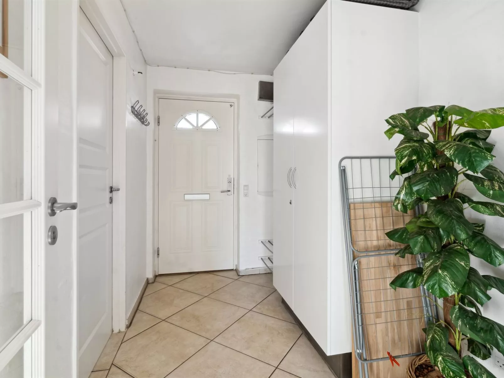 "Joonas" - 100m from the sea-Binnen