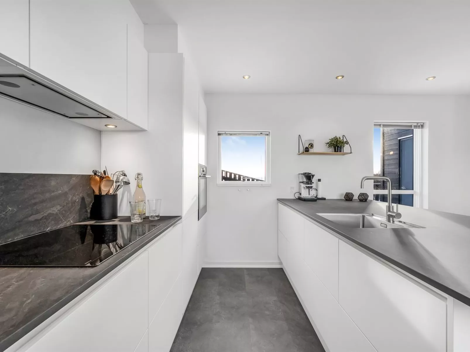 "Damaskin" - 300m from the sea-Binnen