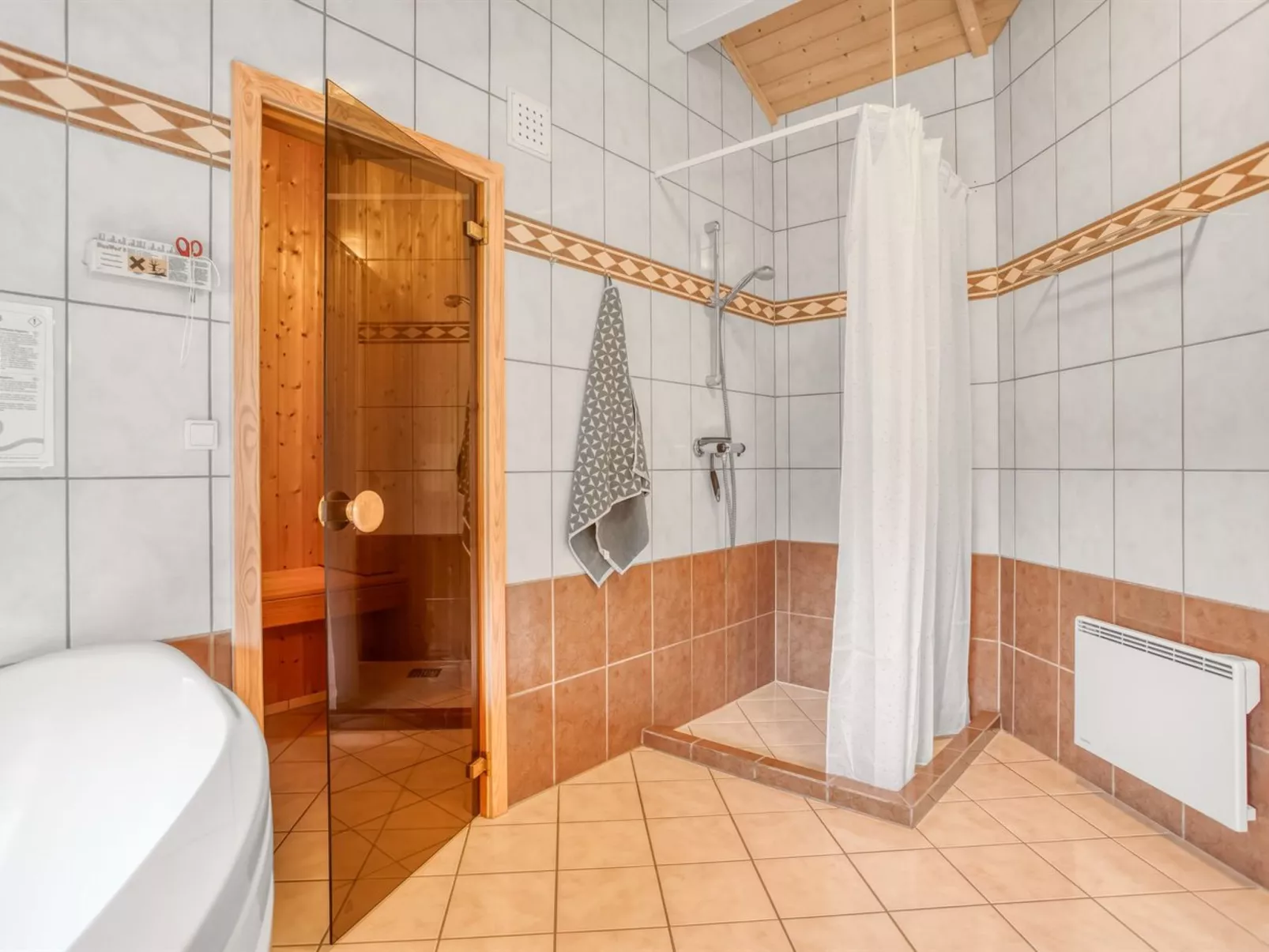 "Leya" - 1.2km from the sea-Binnen