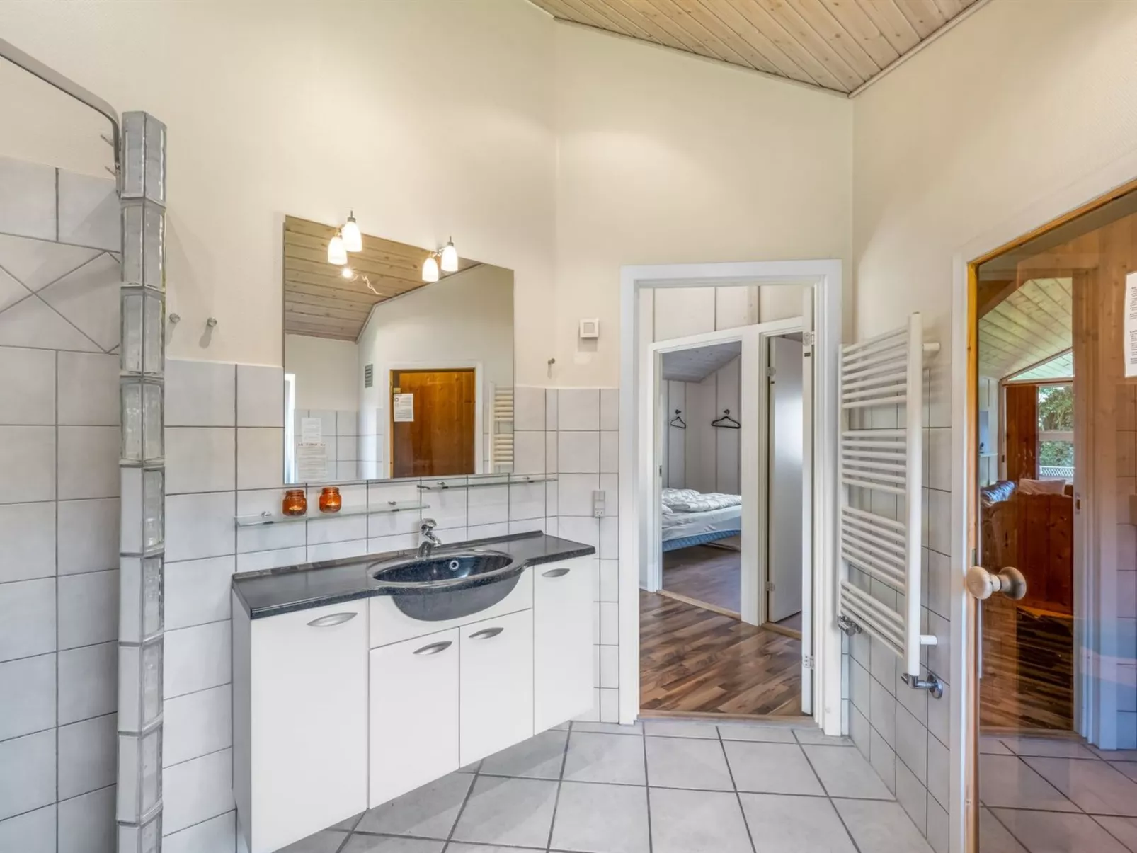 "Findus" - 1.2km to the fjord-Binnen