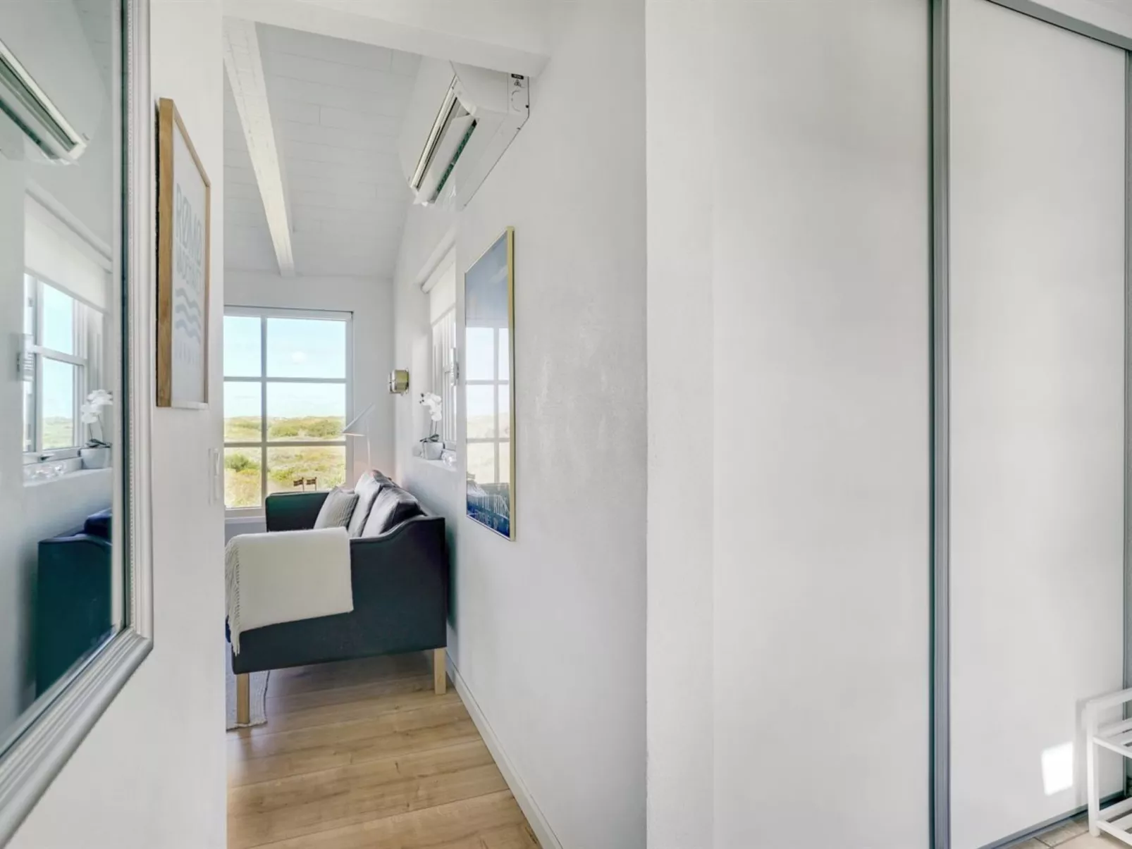 "Ortwin" - 300m from the sea-Binnen