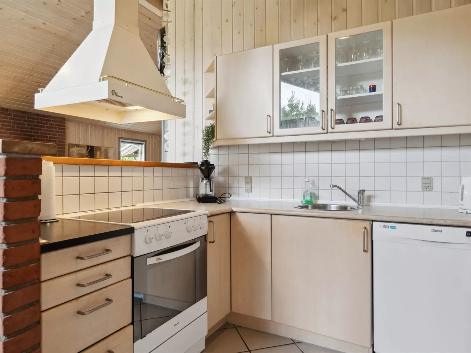 "Erlinda" - 3.1km from the sea-Binnen