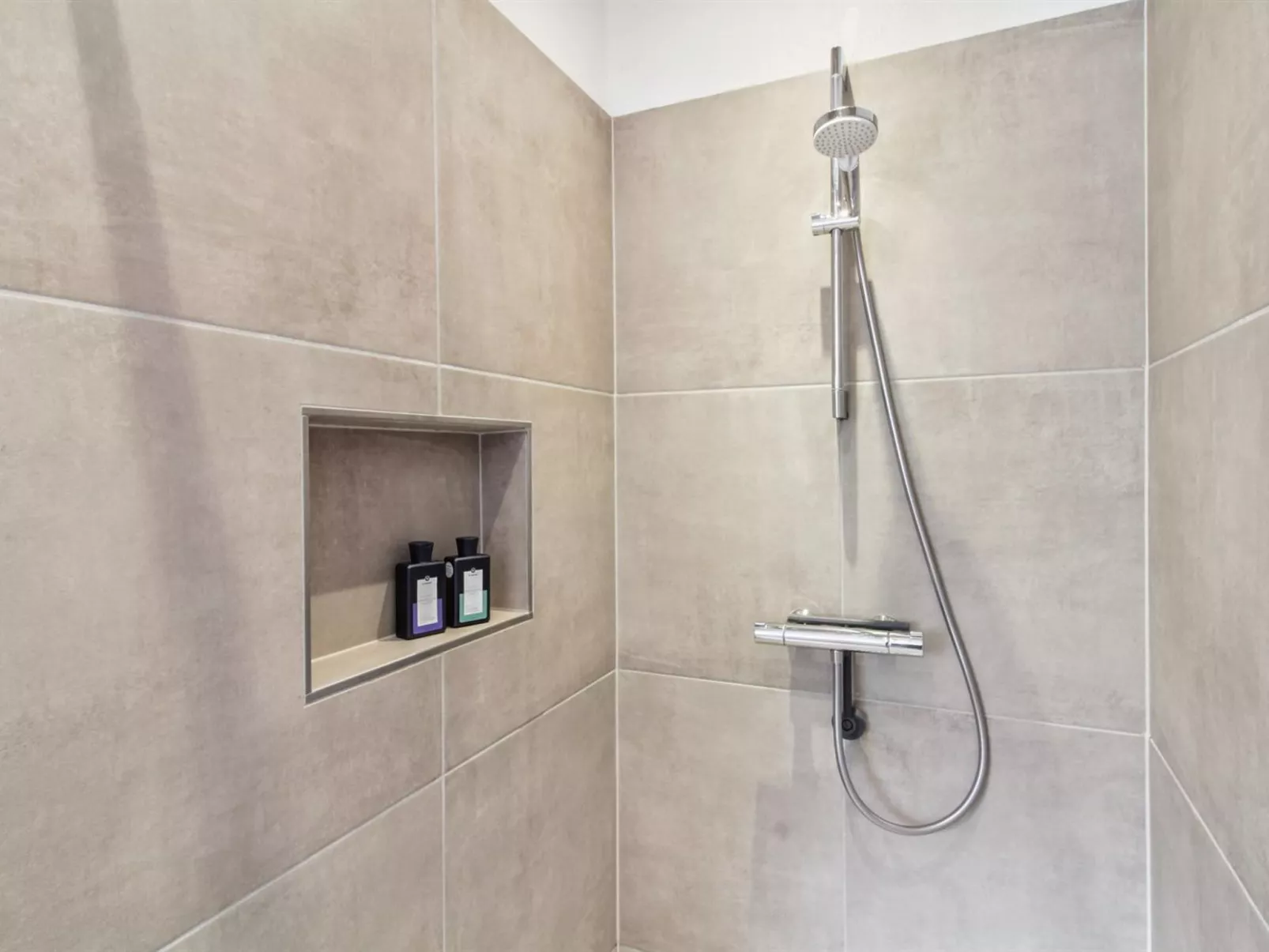 "Dufa" - 3.2km from the sea-Binnen