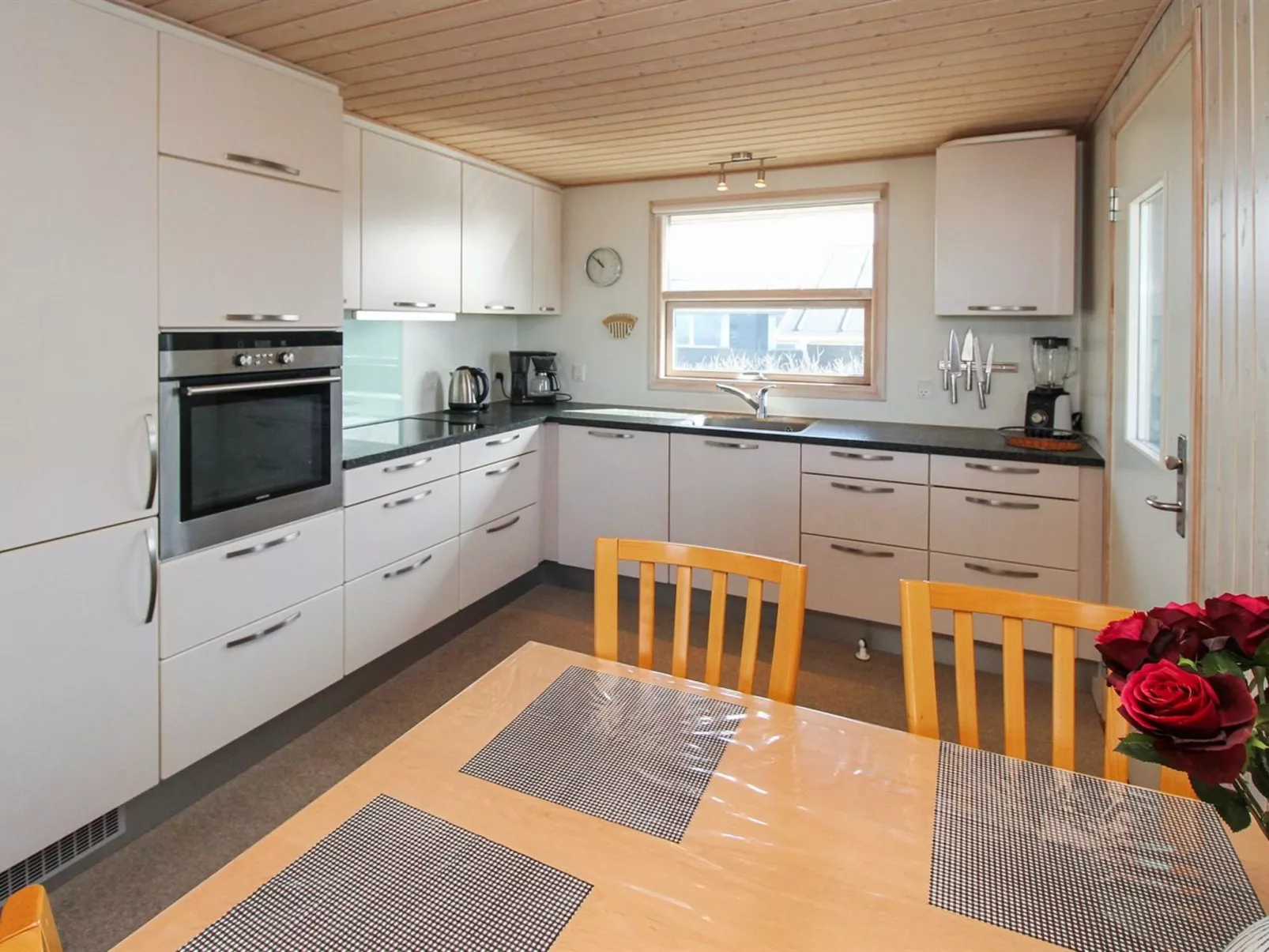 "Fabiola" - 200m from the sea-Binnen