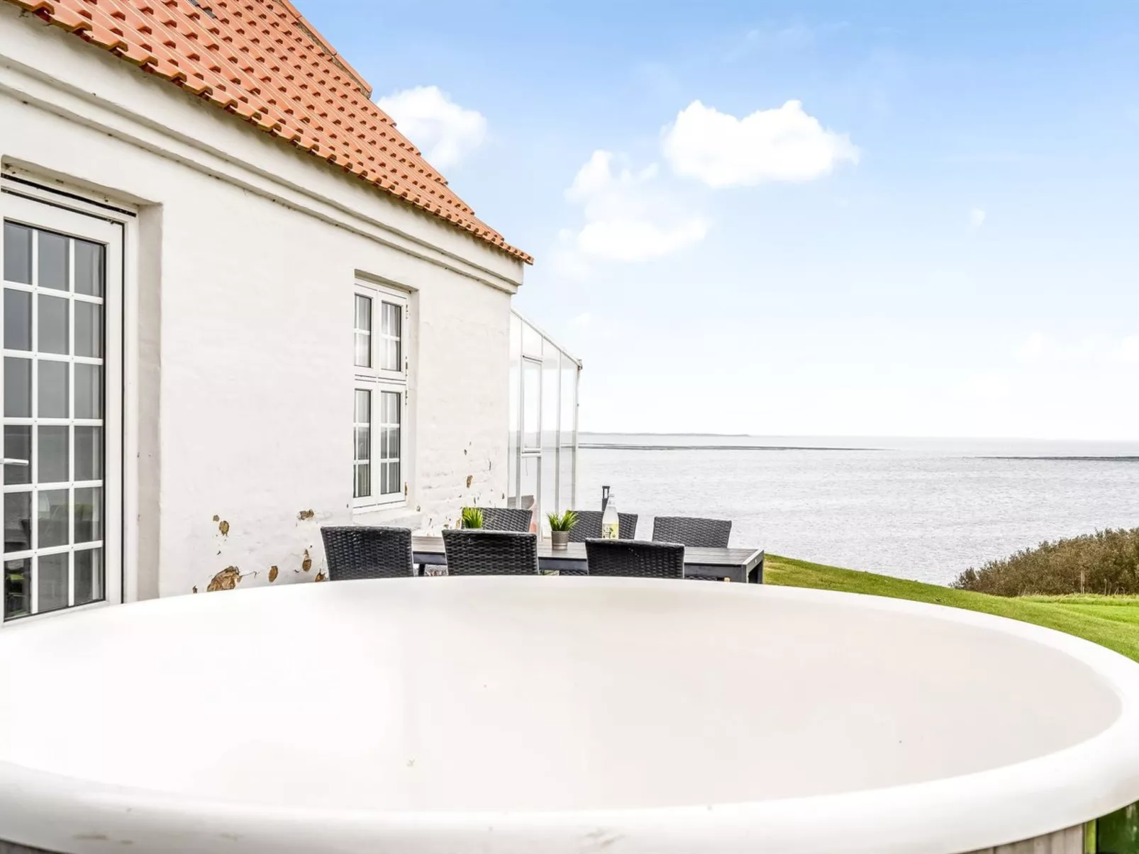 "Thorge" - 75m to the fjord-Binnen