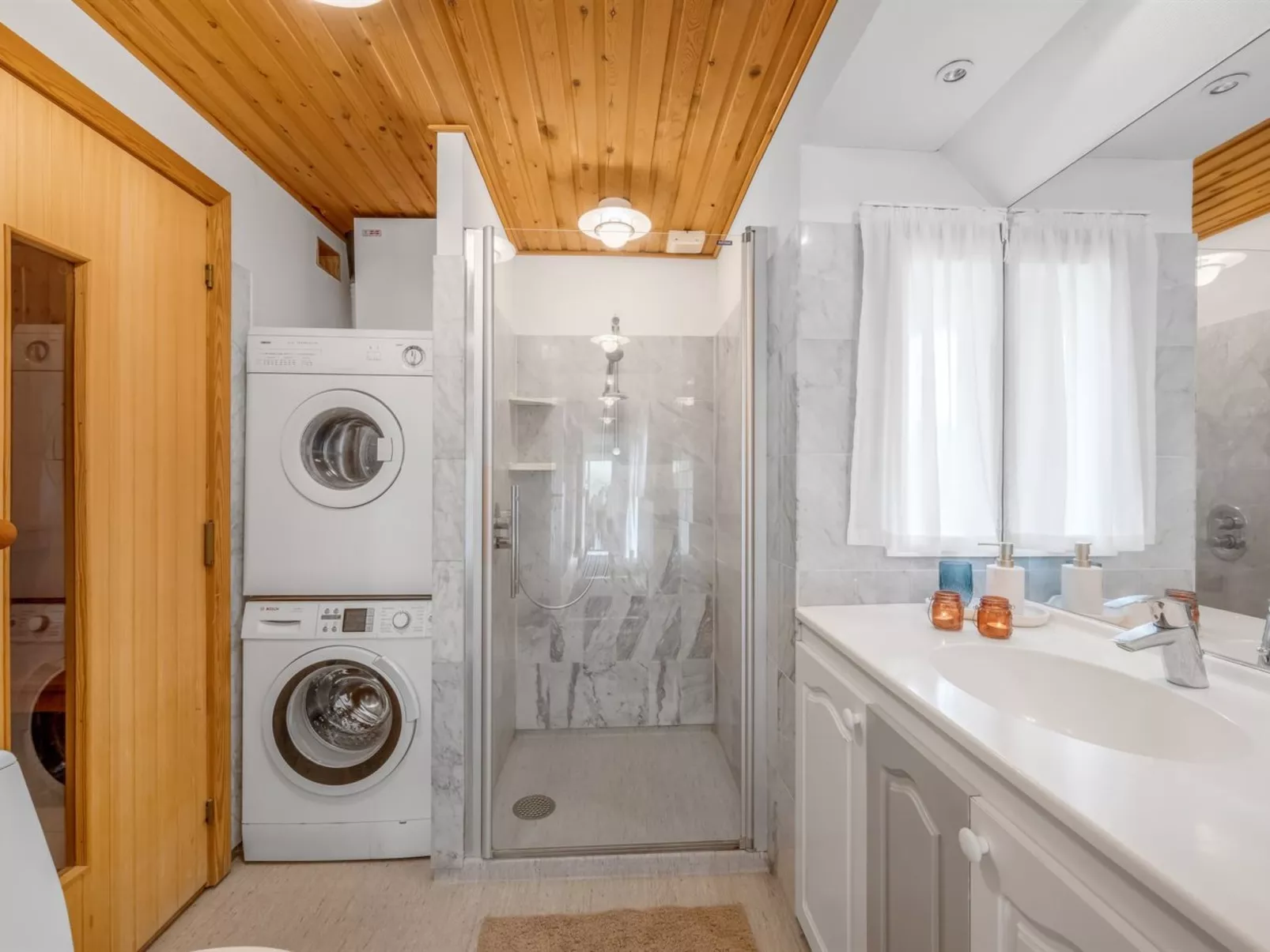 "Nicolaus" -  from the sea-Binnen