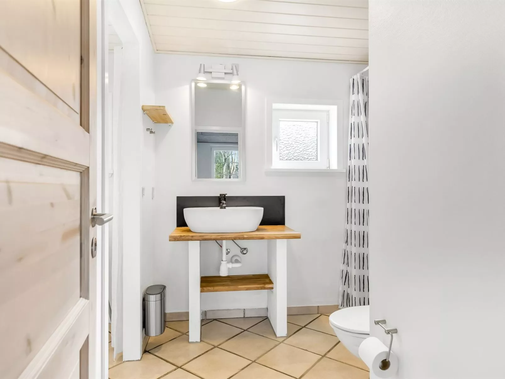 "Alfrida" - 1.5km from the sea-Binnen