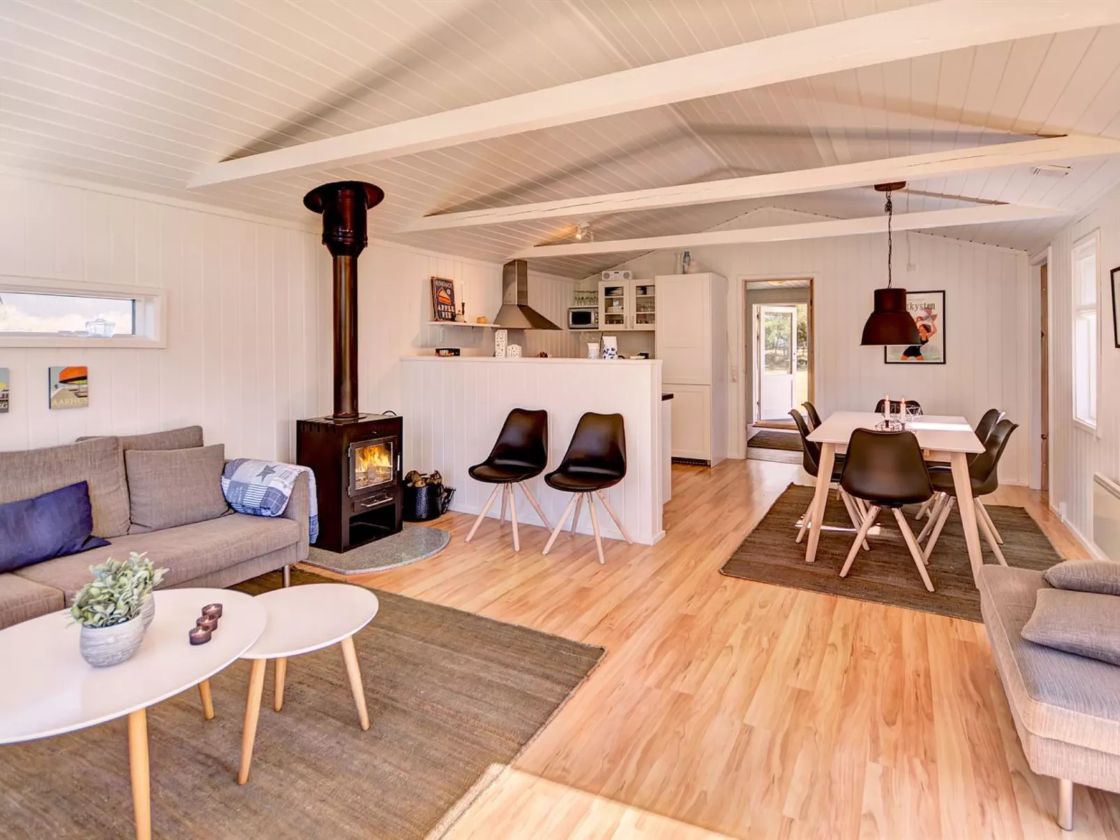 "Bylgja" - 1.7km from the sea-Binnen